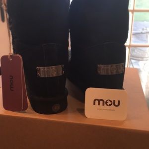 Mou’s Eskimo inner wedge short boot